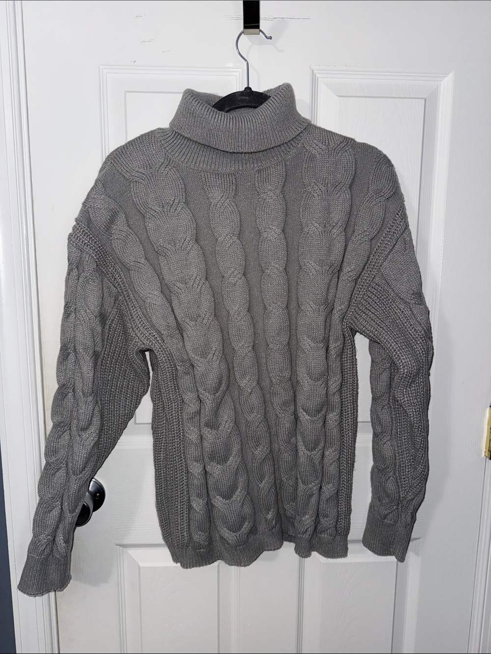 Turtleneck Cable Knit Sweater - Gray